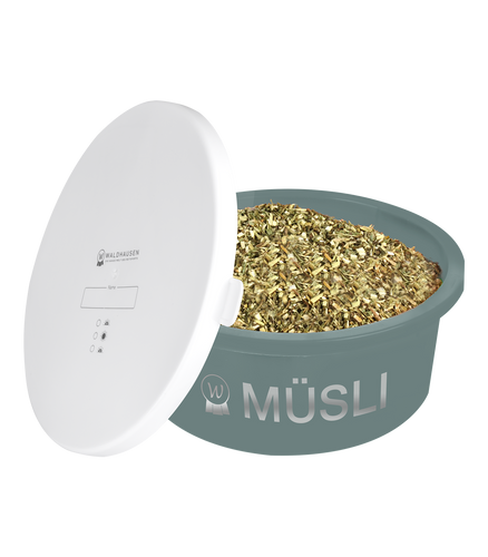 Schale mit Deckel offen mit Müsli 